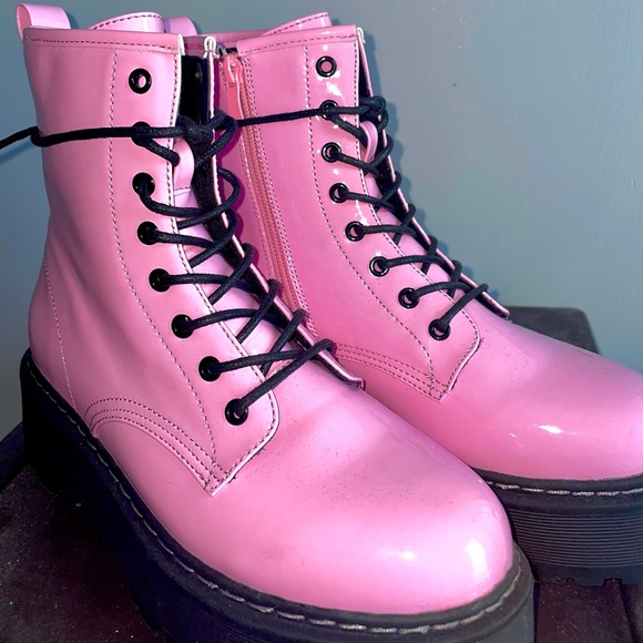 Steve Madden pink Betty combat boots. - Picture 3 of 5